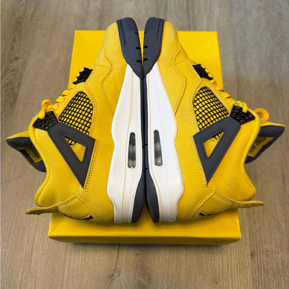 Jordan 4 Retro Lightening Sz 8 - Picture 5 of 7
